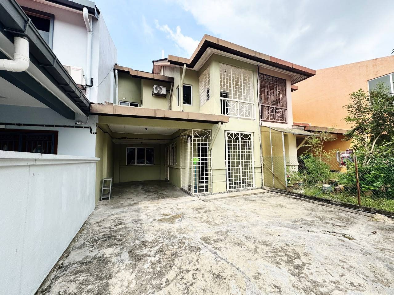 Double Storey Terrace, Seksyen 7