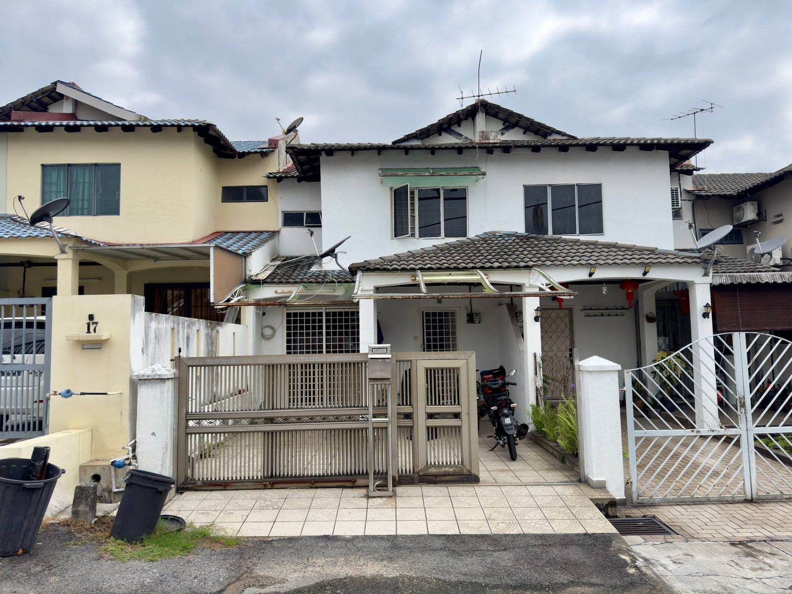 2-STOREY TERRACE