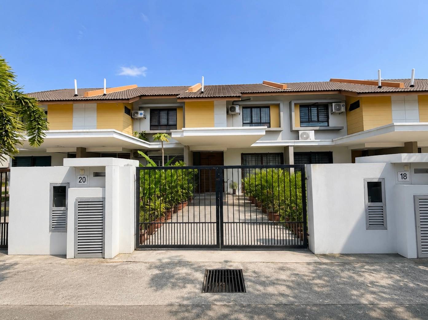 Double Storey Terrace @ Jalan Galaksi, Bandar Mahkota Banting