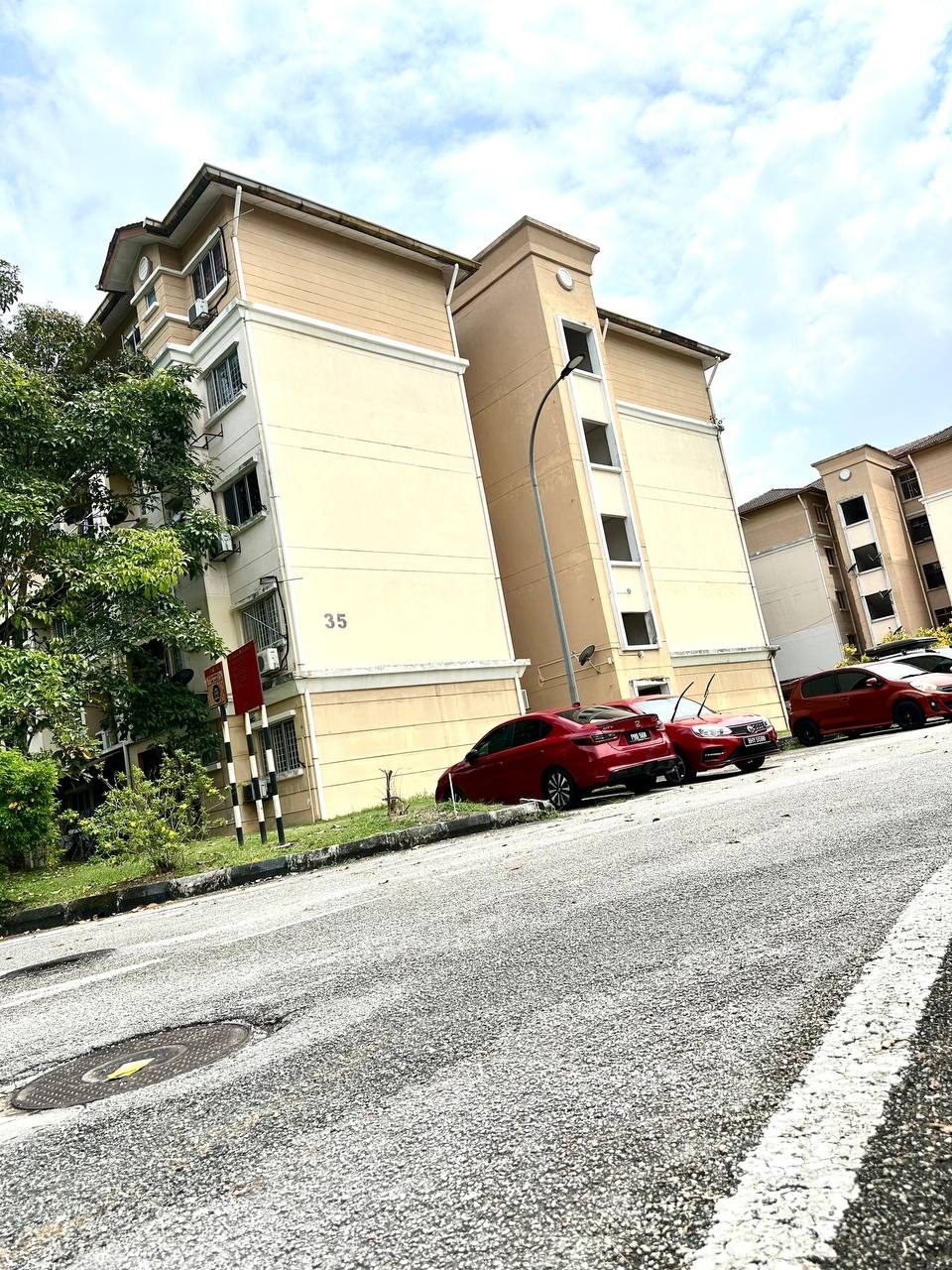 Pangsapuri Cendana Taman Bukit Subang Shah Alam Selangor.