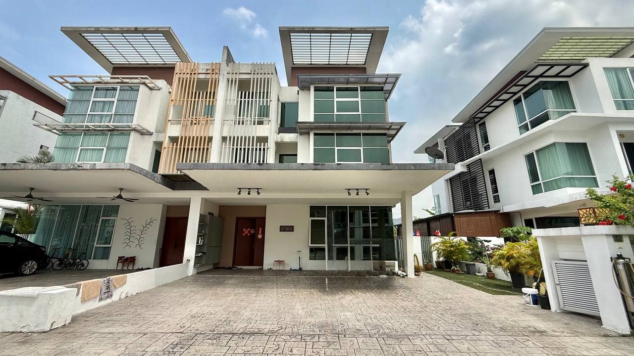 3 Storey Semi D